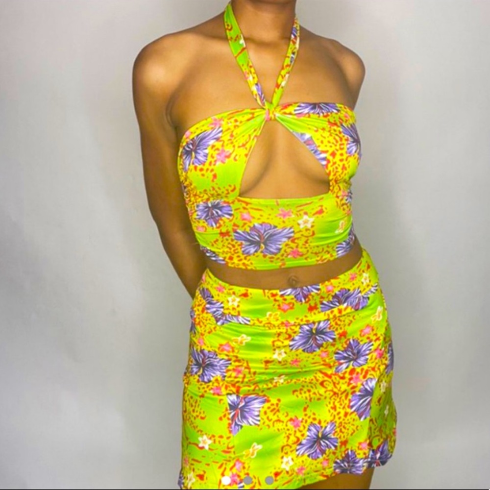 GORGEOUS HIBISCUS SKIRT SET